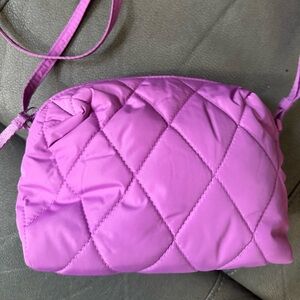 Vera Bradley Ultralight Puffer Bag Crossbody in the color Iris Orchid